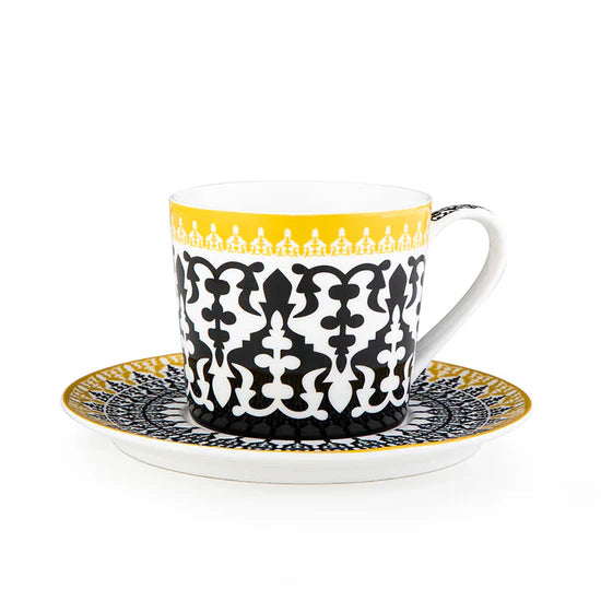 4 Tea Cups & Saucers