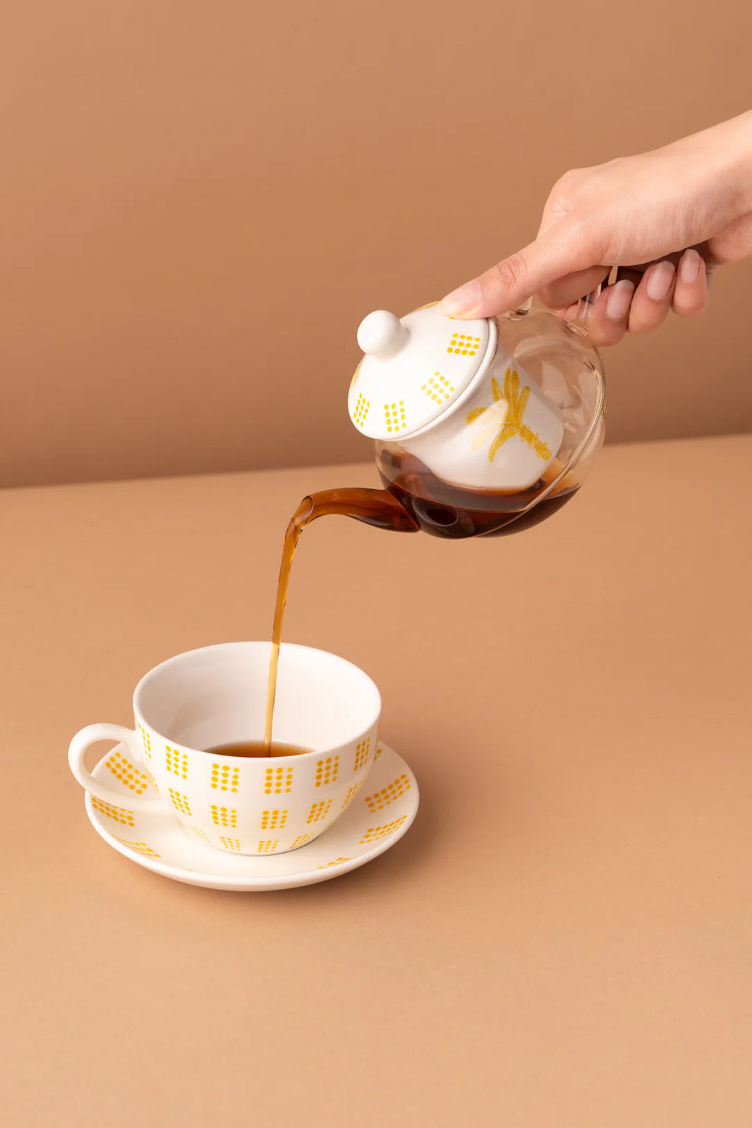 B32 Teapot with Cup